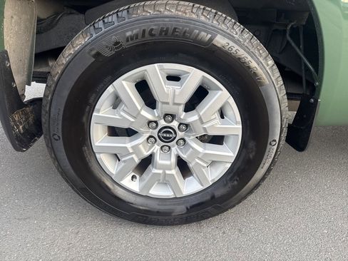 Used 2024 Nissan Frontier SV w/ SV Convenience Package image 11