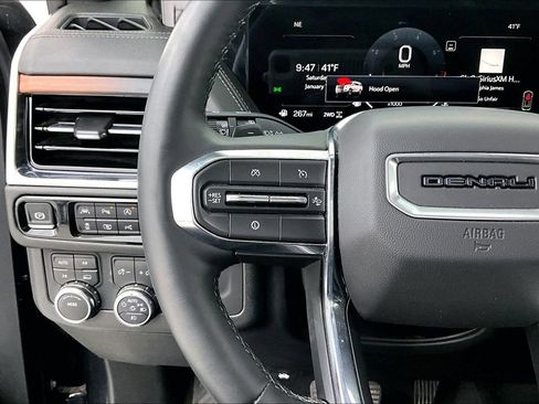 Used 2025 GMC Yukon Denali image 27