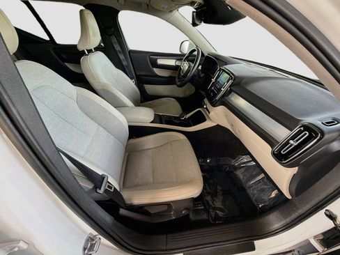 Used 2020 Volvo XC40 T5 Momentum AWD/4WD image 31