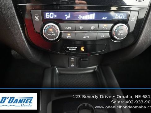 Used 2015 Nissan Rogue SL AWD/4WD image 31