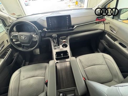 Used 2021 Toyota Sienna Limited FWD image 19