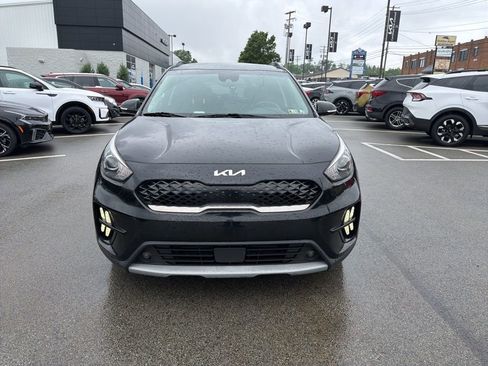 Used 2022 Kia Niro Touring Special Edition FWD image 2