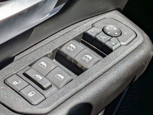 New 2026 RAM 1500 4x4 Crew Cab image 25