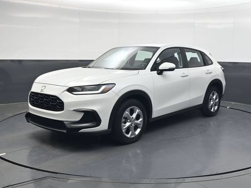 Used 2023 Honda HR-V LX image 8
