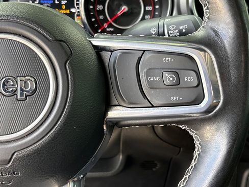 Used 2022 Jeep Gladiator Rubicon w/ LED Lighting Group AWD/4WD image 21
