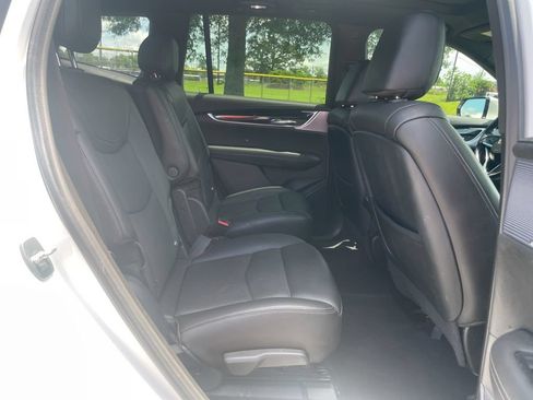 Used 2023 Cadillac XT6 Premium Luxury w/ Technology Package FWD image 16