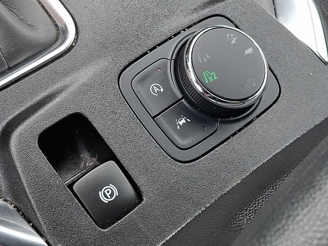 Used 2023 Chevrolet Traverse LT w/ LPO, 'HIT The Road' Package AWD/4WD image 26