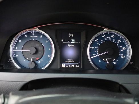 Used 2017 Toyota Camry LE image 37