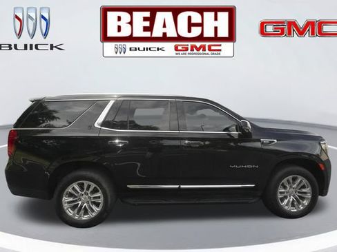 Used 2022 GMC Yukon SLT w/ SLT Luxury Package AWD/4WD image 2