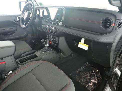 New 2025 Jeep Gladiator Rubicon w/ Safety Group image 24