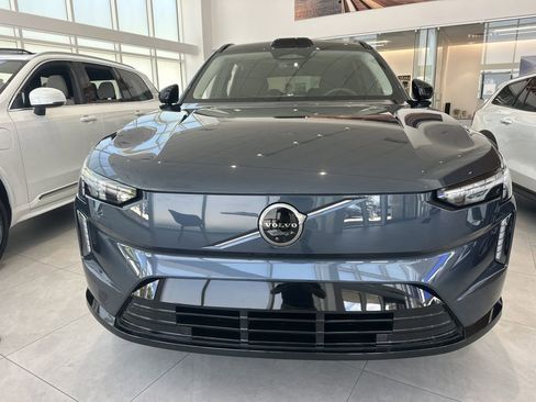 New 2025 Volvo EX90 Ultra image 2