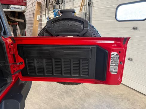 Used 2021 Jeep Wrangler Unlimited Sport AWD/4WD image 34