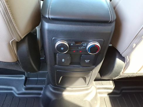 Used 2022 Ford Explorer Limited w/ Limited Technology Package AWD/4WD image 15