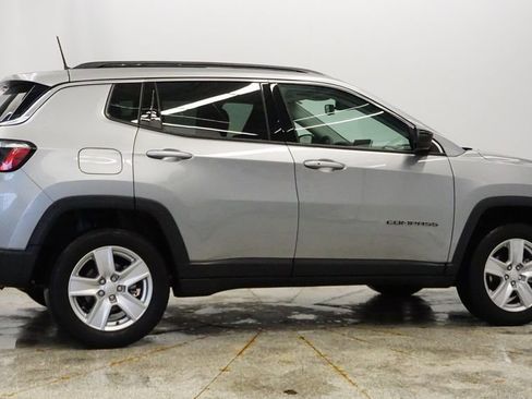 Certified 2022 Jeep Compass Latitude image 6