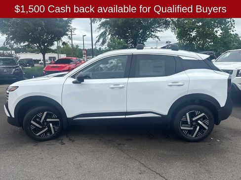 New 2026 Nissan Kicks SV w/ Cold Weather Package FWD image 4