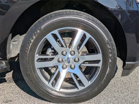 Certified 2023 Ford Expedition Limited image 11