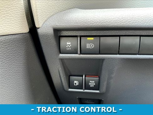 Used 2024 Toyota Sienna XLE AWD/4WD image 38