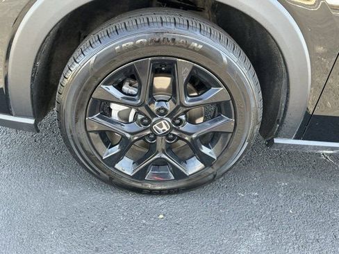 Used 2025 Honda HR-V Sport image 11