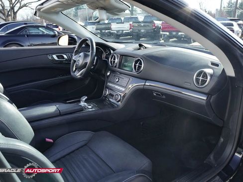 Used 2018 Mercedes-Benz SL 550 image 29