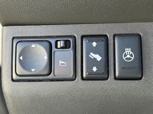 Used 2012 Nissan Pathfinder LE image 13