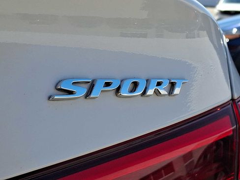 Used 2022 Honda Civic Sport image 29