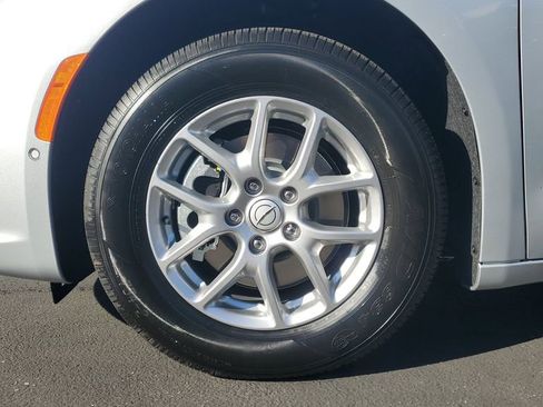 New 2026 Chrysler Pacifica Select image 7