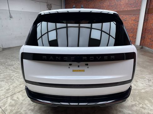 Used 2024 Land Rover Range Rover SE AWD/4WD image 4