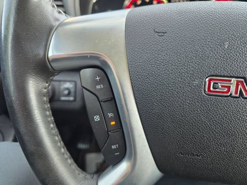 Used 2016 GMC Acadia SLE FWD image 16