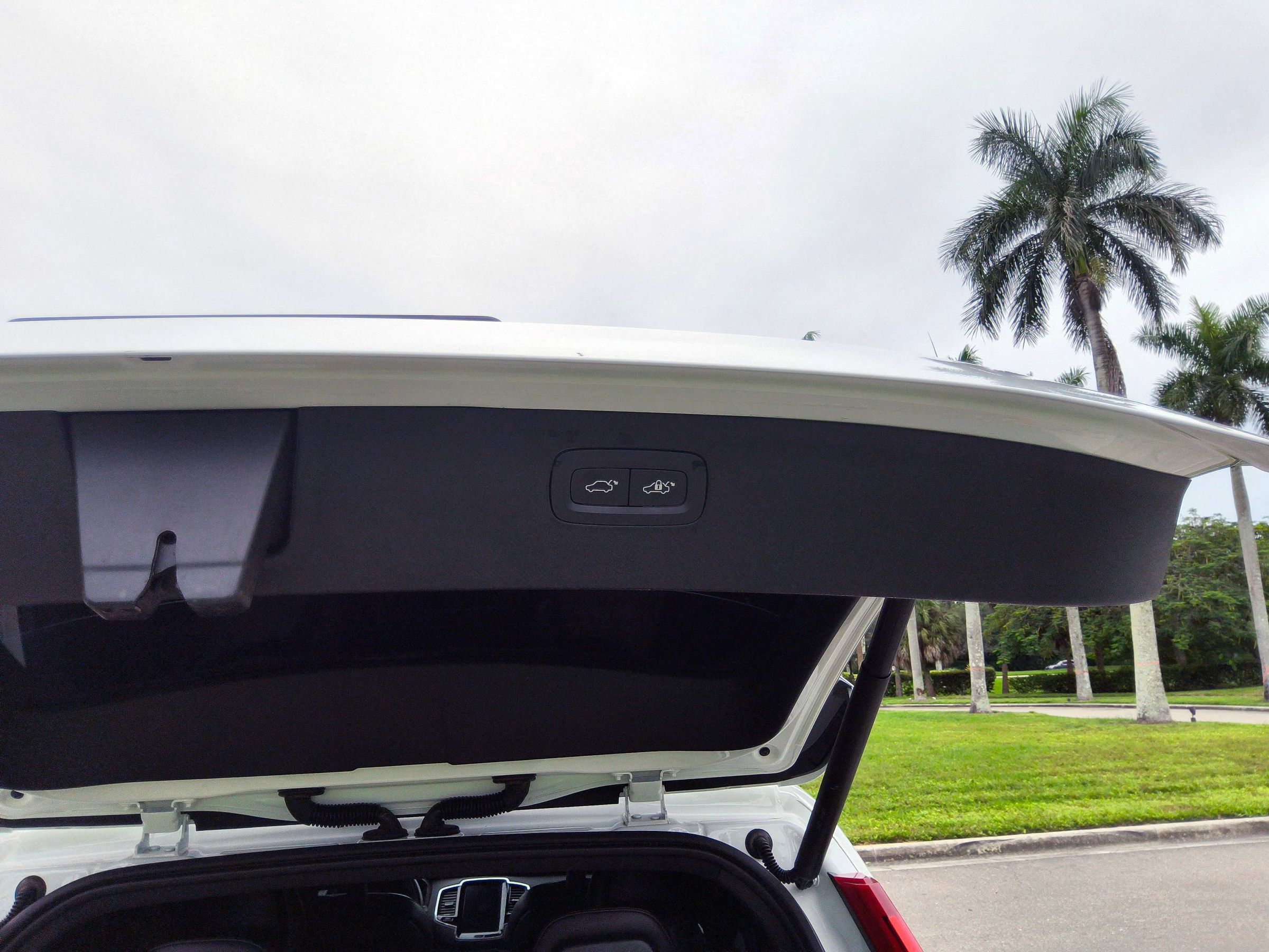 Used 2016 Volvo XC90 T8 R-Design AWD/4WD image 60