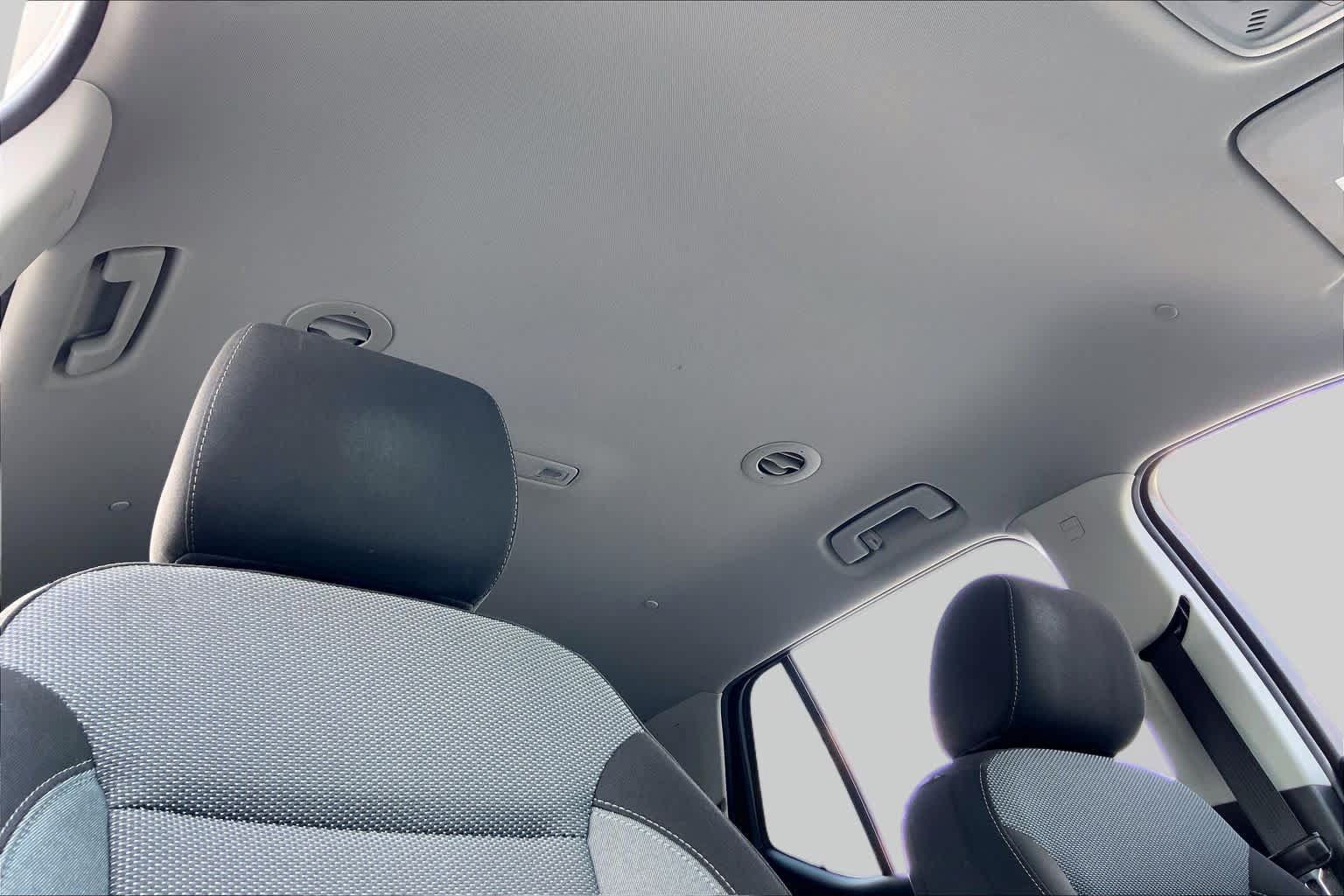 Used 2019 Chevrolet Traverse LT FWD image 14