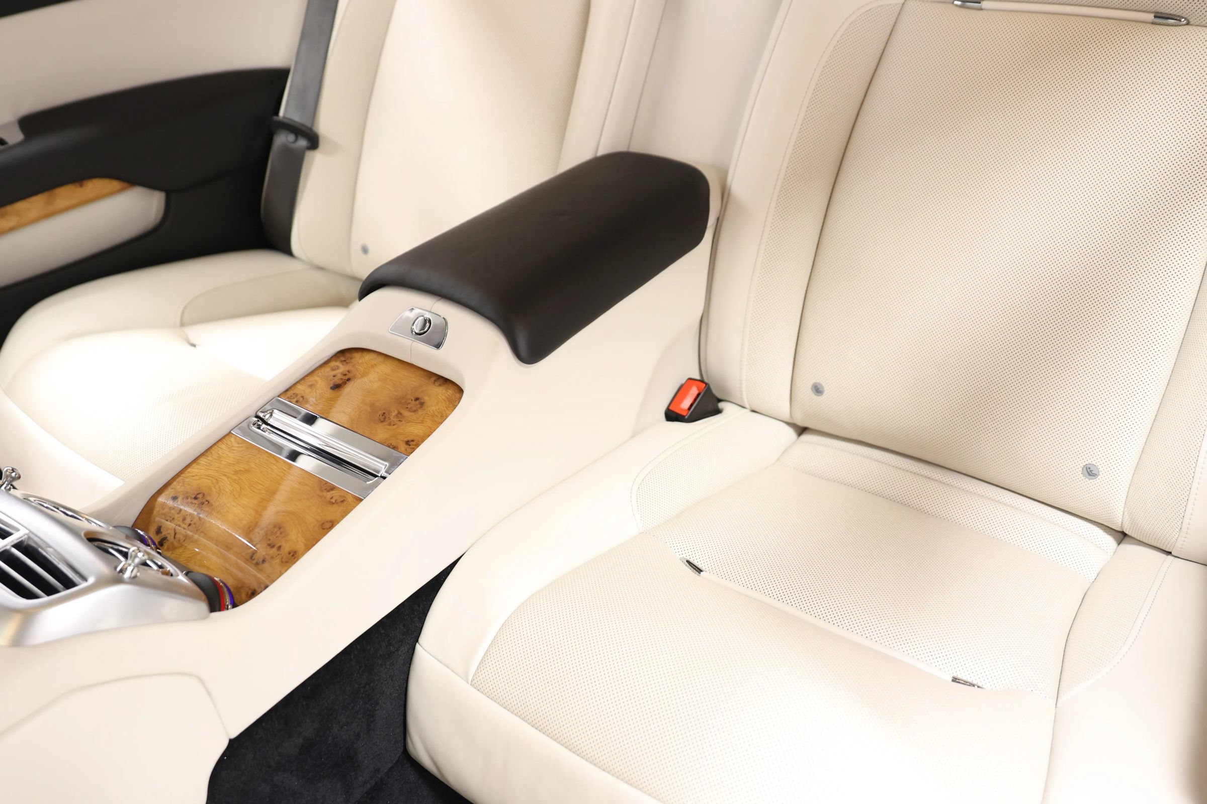 Used 2017 Rolls-Royce Wraith RWD image 67