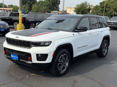 Used 2022 Jeep Grand Cherokee Trailhawk w/ Luxury Tech Group III AWD/4WD image 4