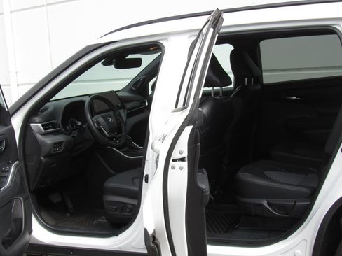 Used 2024 Toyota Highlander XSE AWD/4WD image 13