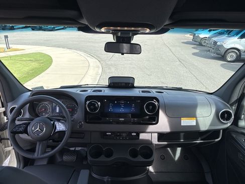 New 2026 Mercedes-Benz Sprinter 2500 image 43