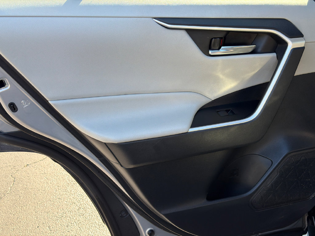 Used 2021 Toyota RAV4 XLE w/ Convenience Package FWD image 24