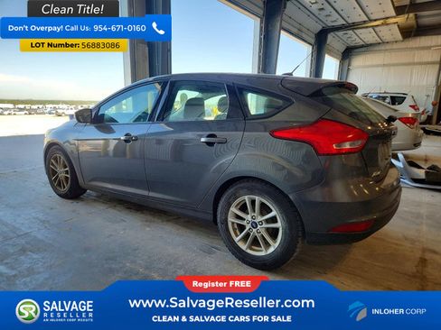 Used 2018 Ford Focus SE w/ SE Winter Package FWD image 3