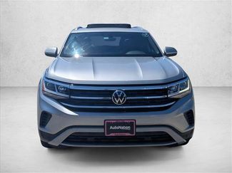 Used 2023 Volkswagen Atlas Cross Sport SE w/ Panoramic Sunroof Package FWD video 2