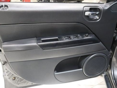 Used 2016 Jeep Compass Sport w/ Power Value Group image 9