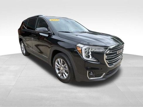 Used 2022 GMC Terrain SLT w/ Tech Package AWD/4WD image 3