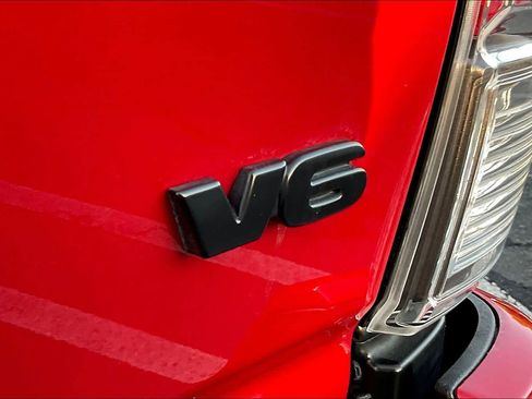 Used 2023 Toyota Tacoma TRD Sport image 9