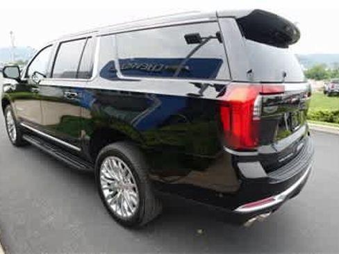 New 2025 GMC Yukon XL Denali w/ LPO, Illumination Package image 5