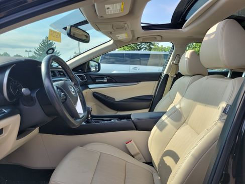 Used 2019 Nissan Maxima 3.5 SL w/ Floor Mat Group FWD image 15