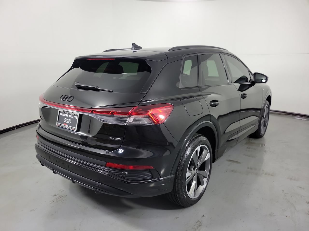 Used 2023 Audi Q4 e-tron Premium Plus w/ Premium Plus AWD/4WD image 9