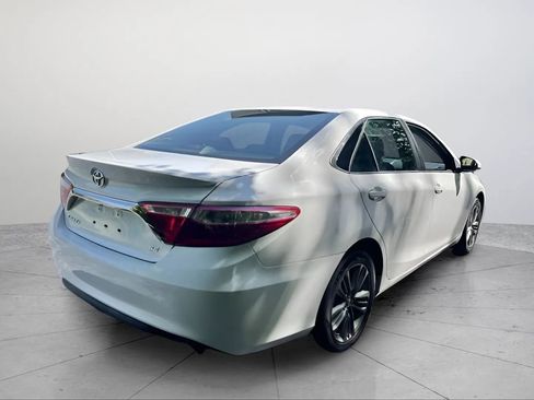 Used 2017 Toyota Camry SE FWD image 5