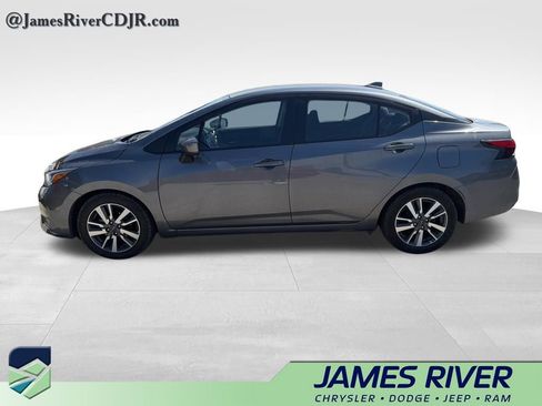 Used 2023 Nissan Versa SV image 8