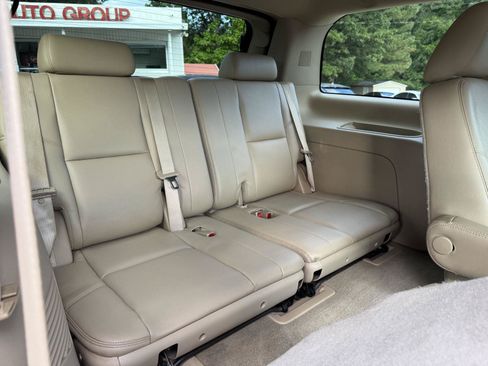 Used 2013 Cadillac Escalade Luxury RWD image 17