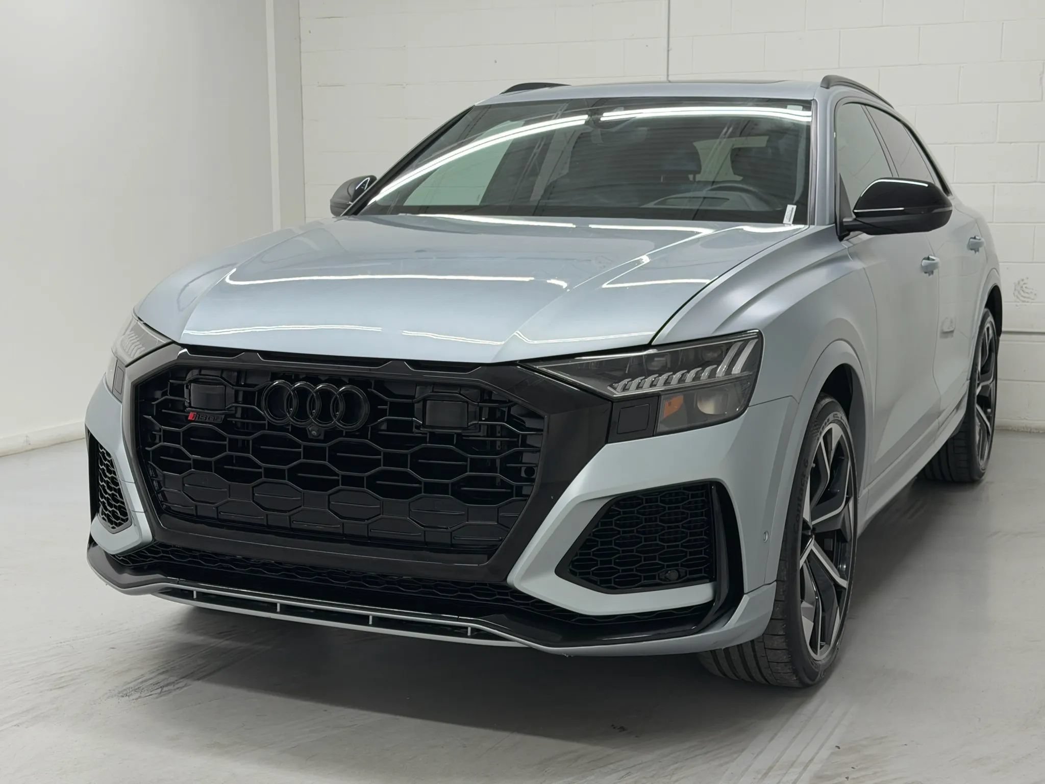 Used 2023 Audi RS Q8 w/ Black Optic Package AWD/4WD image 3