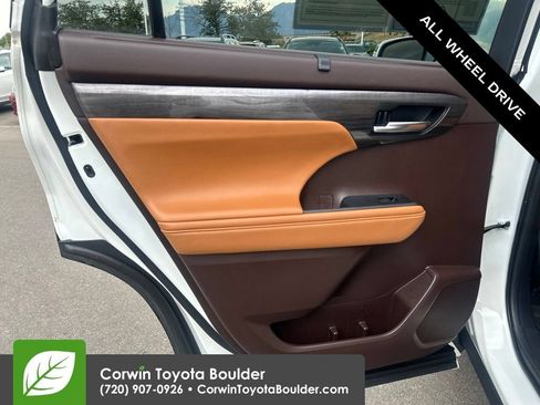 Used 2021 Toyota Highlander Platinum AWD/4WD image 20