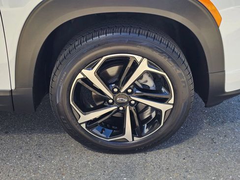 Used 2021 Chevrolet TrailBlazer RS w/ Technology Package AWD/4WD image 9