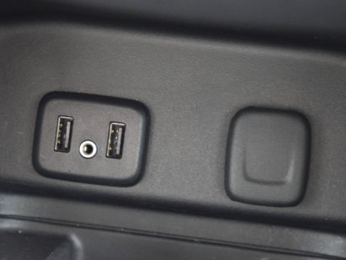 Used 2018 Chevrolet Equinox Premier image 54